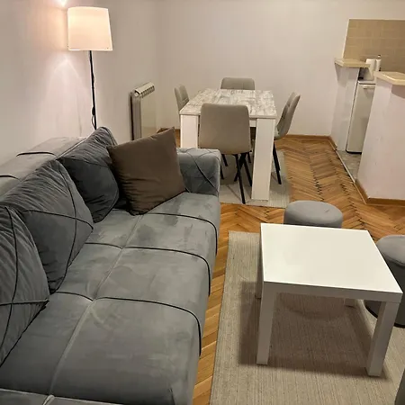 Magenta Beo Shopping Centre Ii Appartement